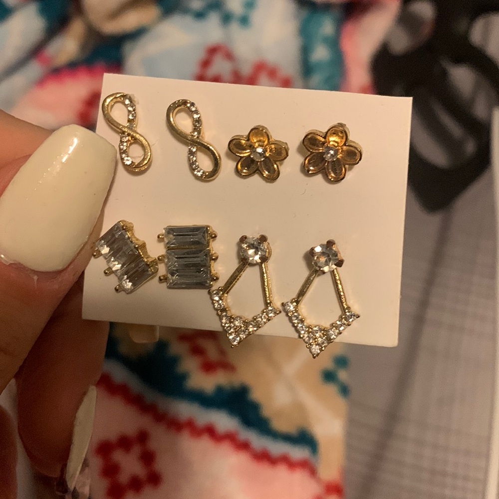 4 Pair Earrings